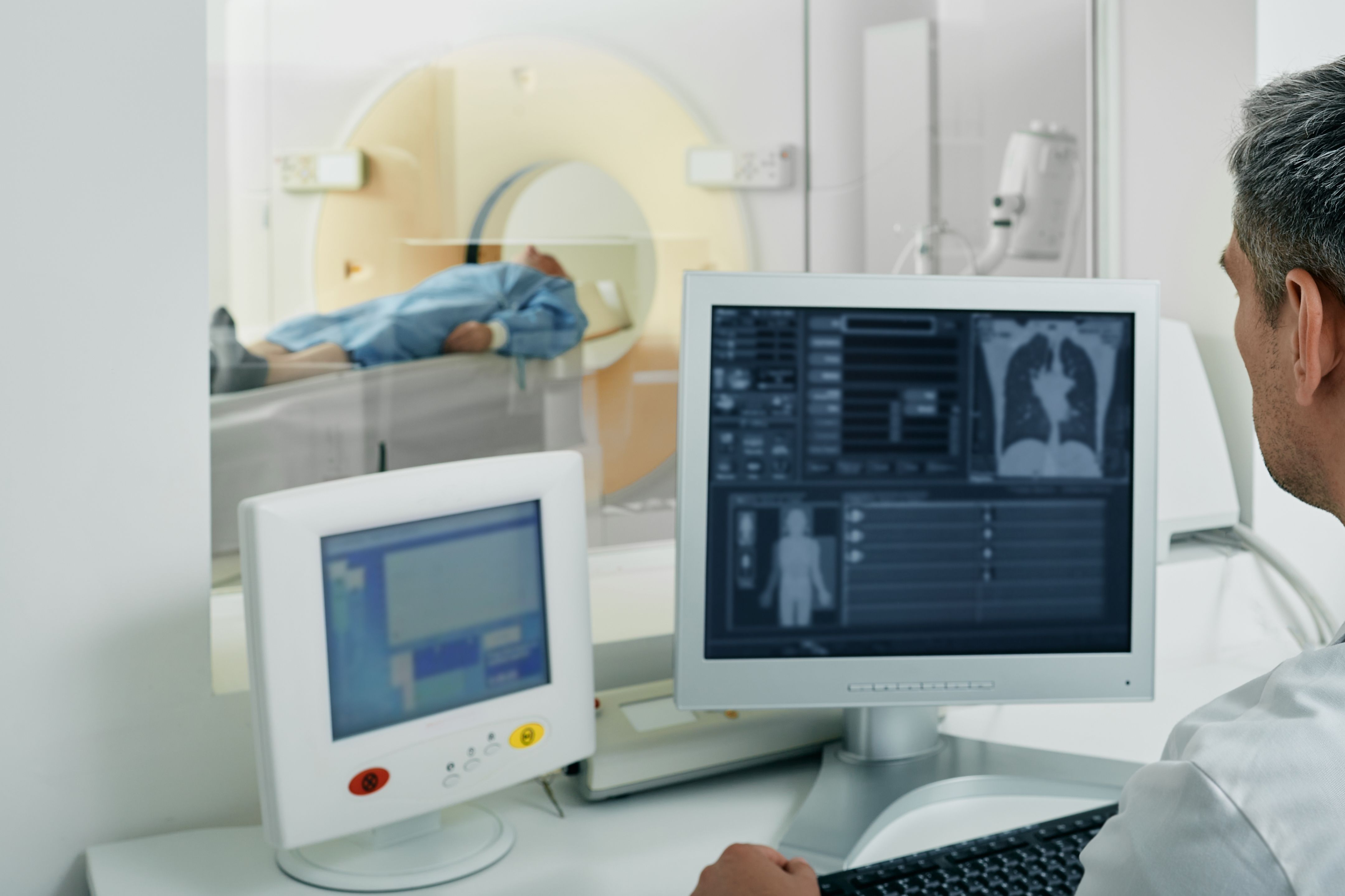 Copyright (c) 2022 Peakstock/Shutterstock