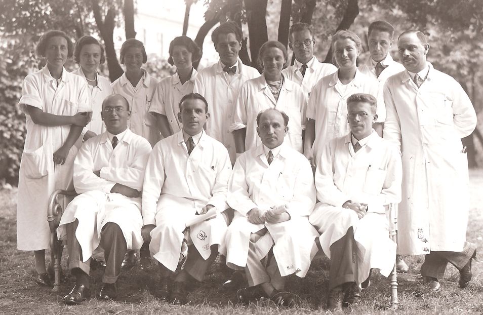 Gruppenbild mit Hans Asperger  (c) MedUni Wien/Josephinum