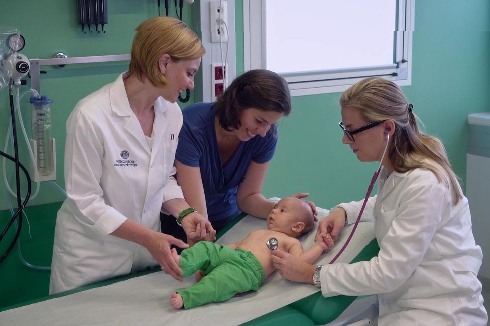 Baby bei der Untersuchung